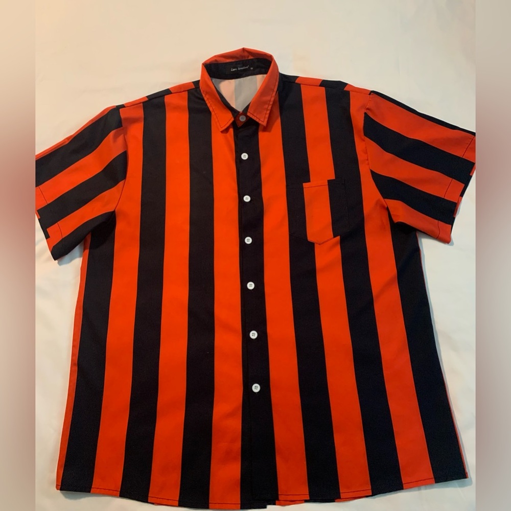 LARS AMADEUS.Men's Striped Shirt - Black and Orange.
Size 1X